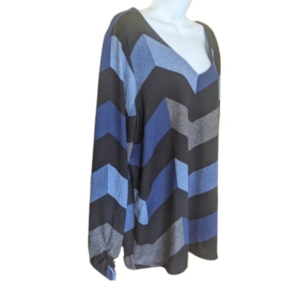 Blue Striped V-Neck Shirt or light Sweater 1X - Picture 2 of 4